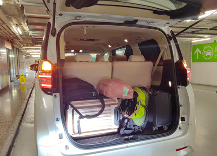 Alphard Luggage Space